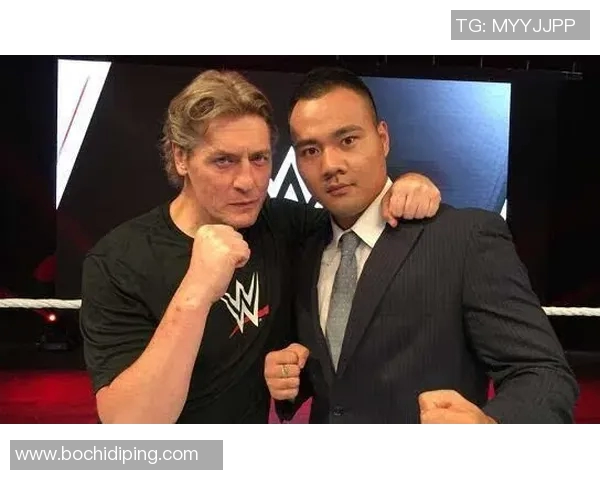 姚明与WWE明星合影留念展现体育巨星的友谊与魅力